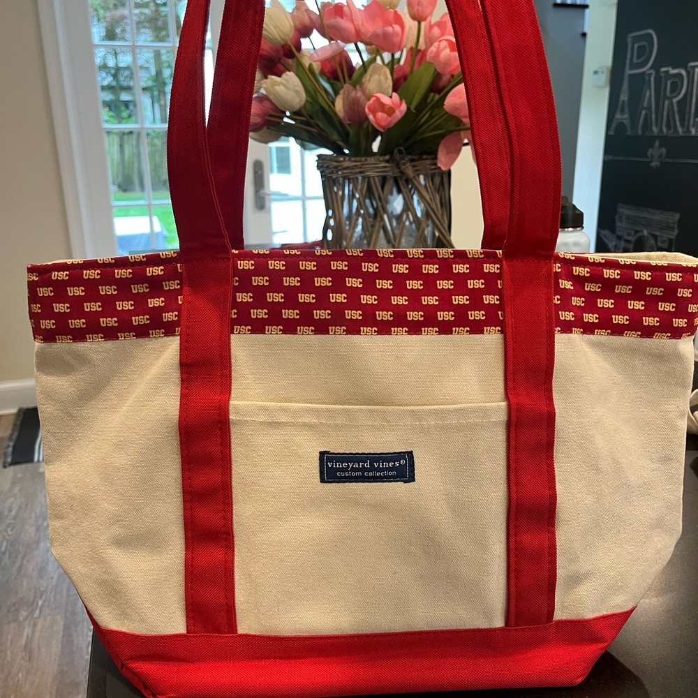 NWT RARE Vineyard Vines Custom Collection USC tote